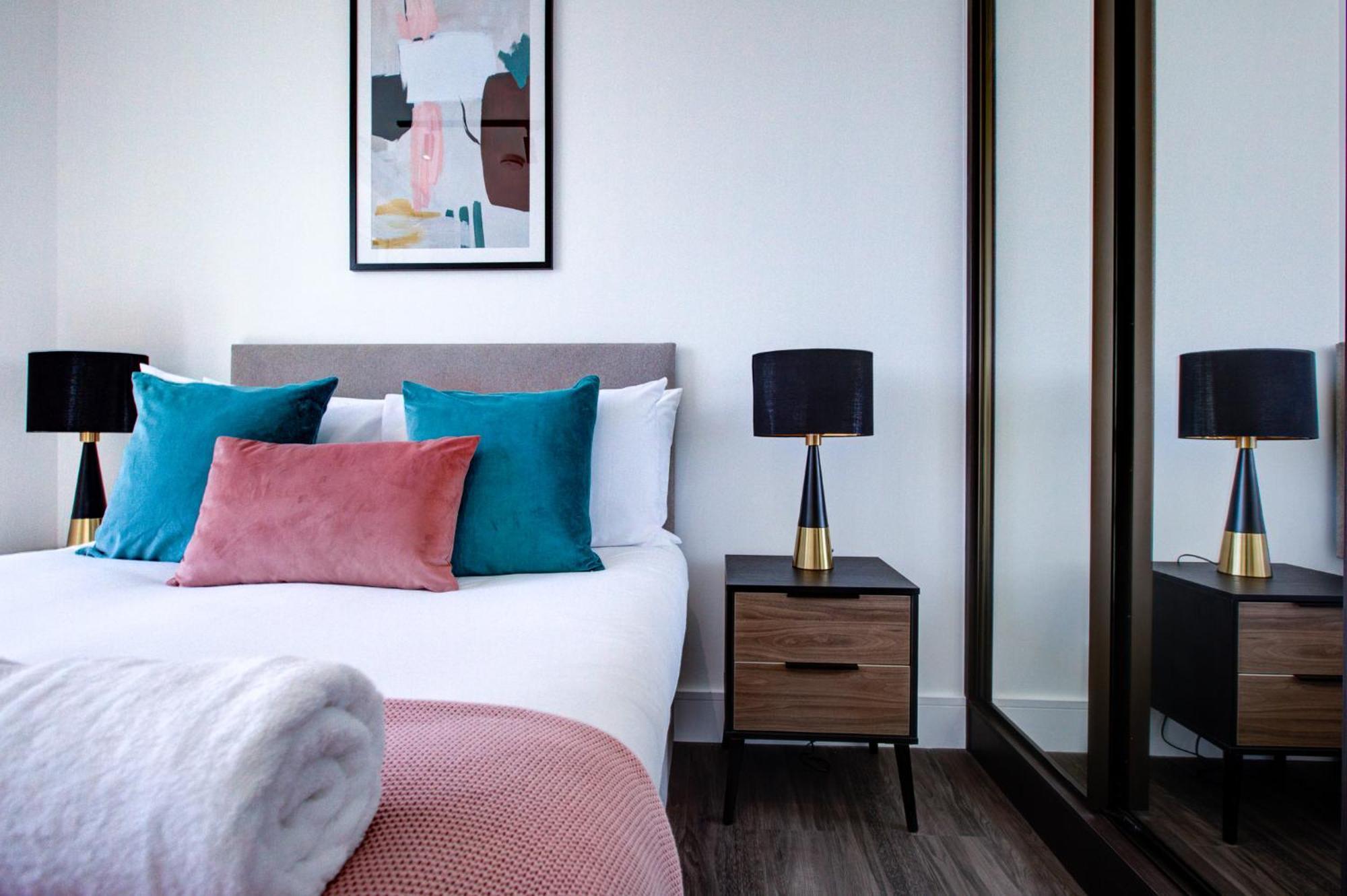 Apartament Legacy Punks By Artsy